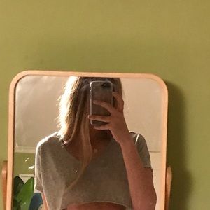 Super cropped gray shirt